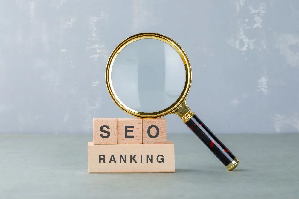 seo-ranking-magnifying-glass-analysis